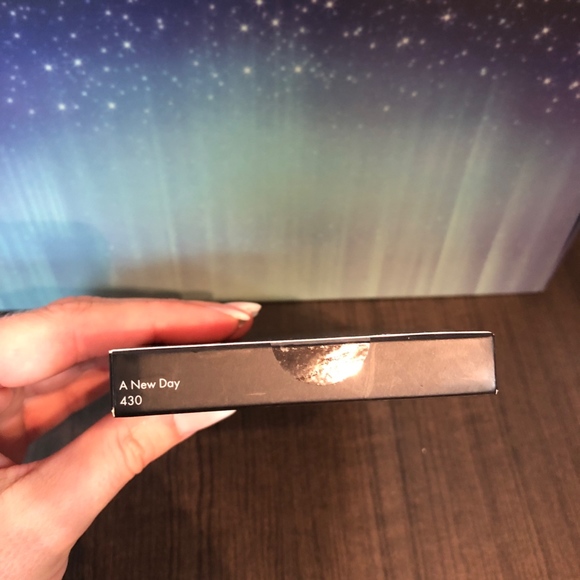 Sleek Make Up Eyeshadow Palette in A New Day - Picture 2 of 2